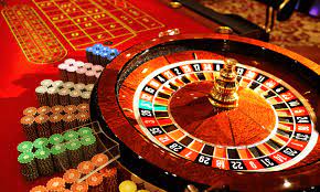 94 Inch Roulette Table With Padded Armrest Critical Overview